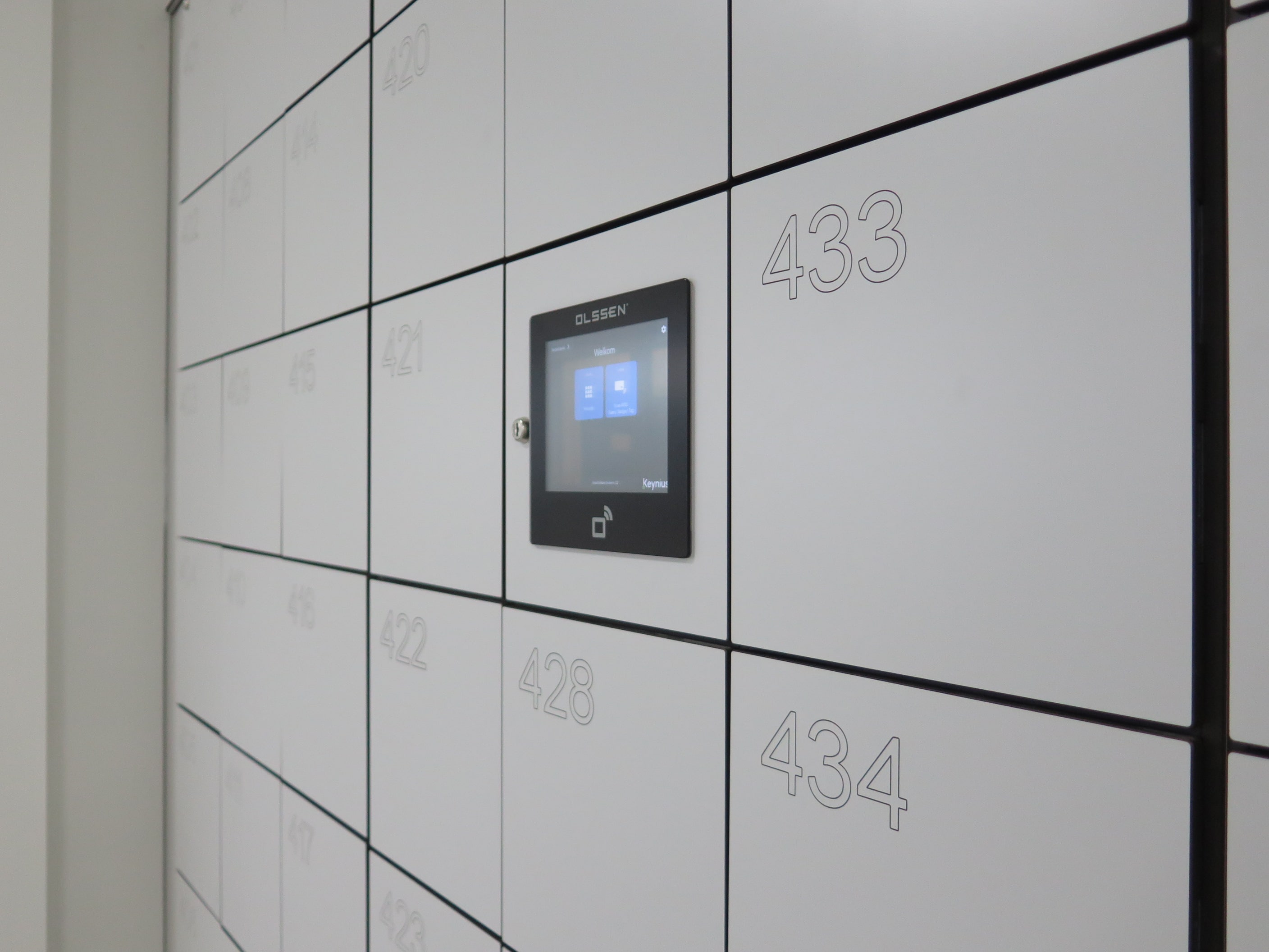 hotel smart lockers
