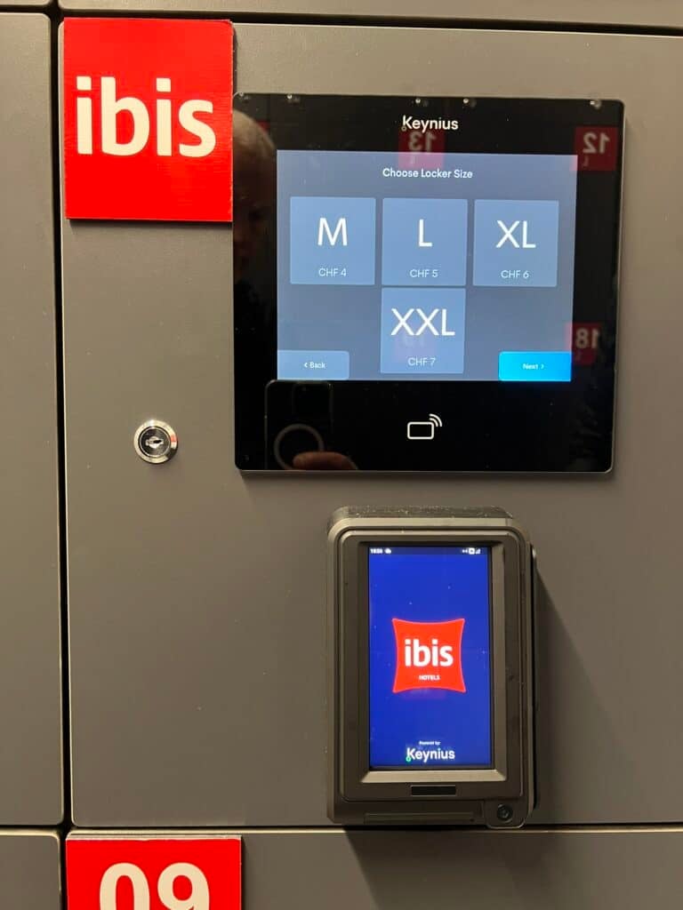 Hotel smart locker solution