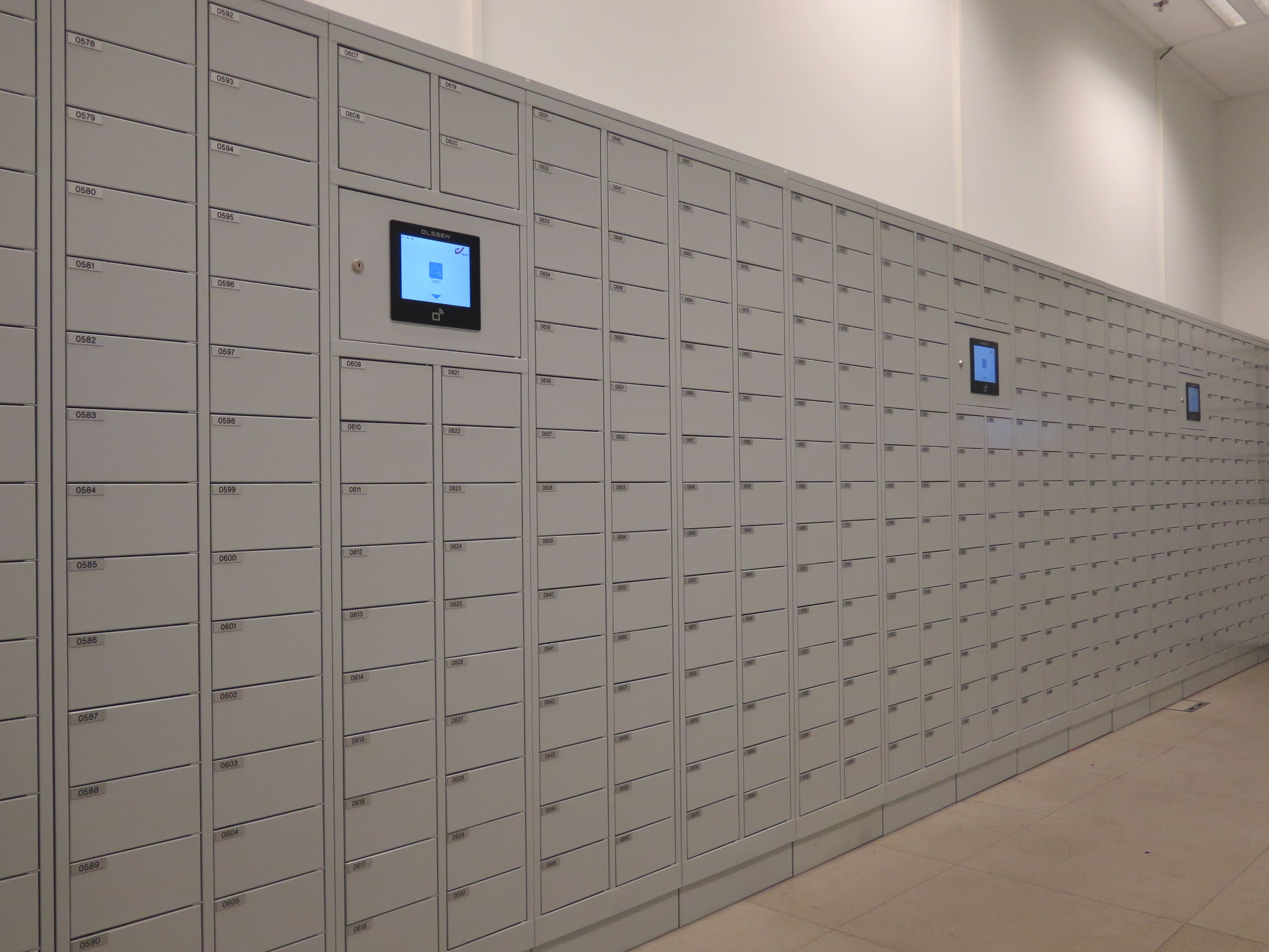 hotel smart lockers