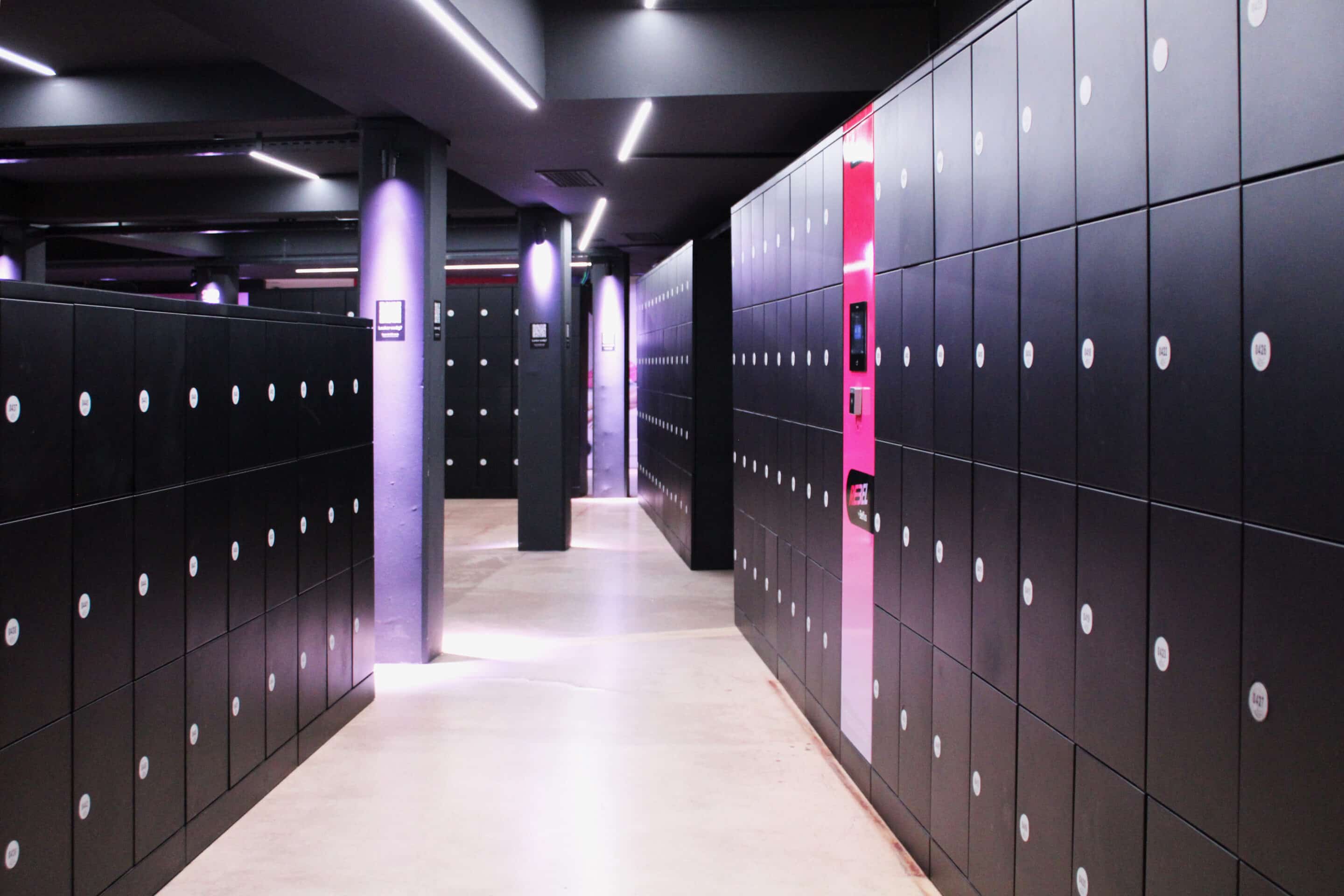 Ancienne Belgique - Venue - Pay & Store - QR + webapp - BE2025KO (9) smart locker video guides PIN access lockers