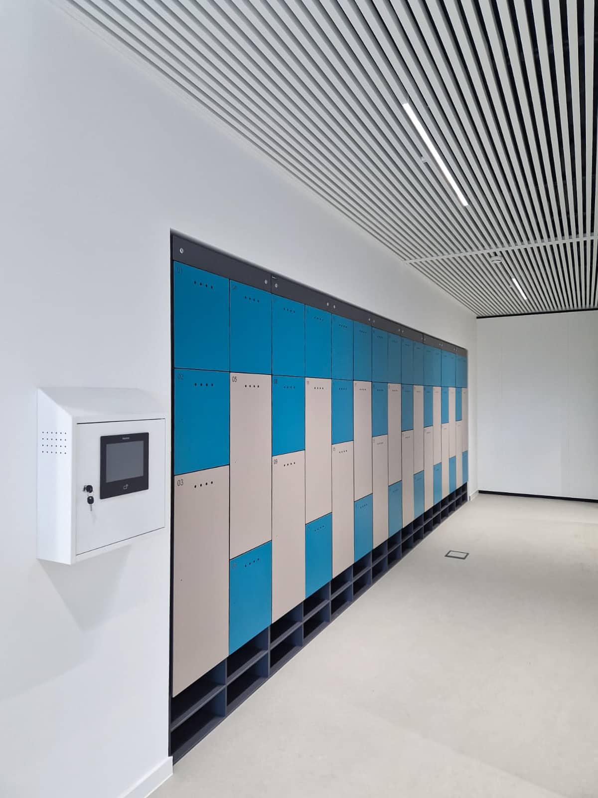 hotel smart lockers