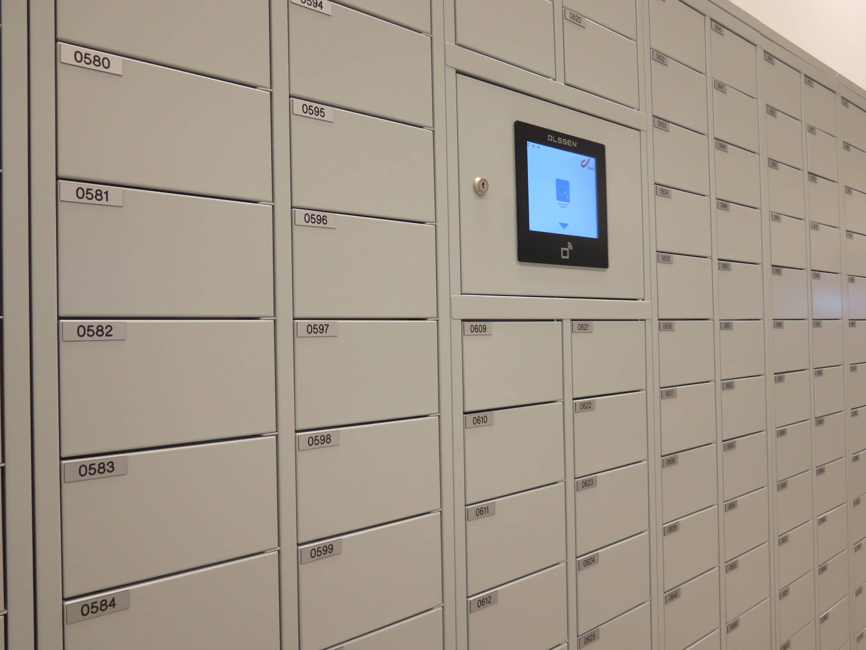 hotel smart lockers